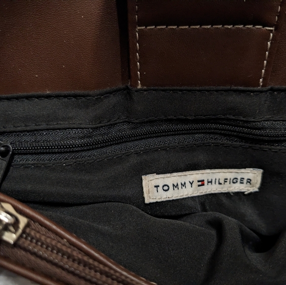 Tommy Hilfiger Small Brown Leather Bag - Picture 3 of 13